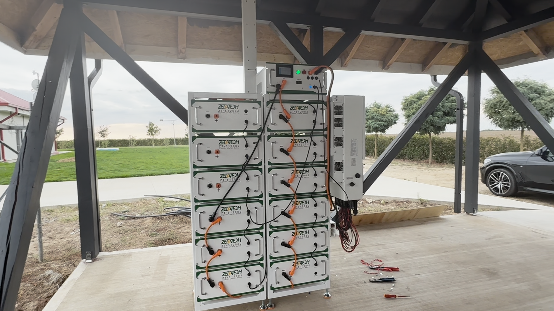 Lắp điện mặt trời có lưu trữ điện áp cao